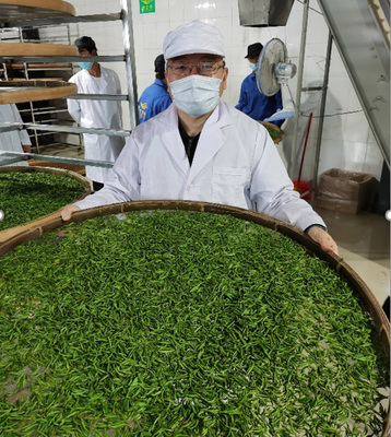 李國文 以產(chǎn)業(yè)扶貧聯(lián)動消費扶貧，用茶葉加工攻克深度貧困堡壘